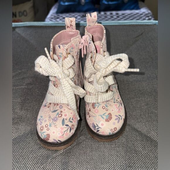 Cat & Jack size 6 little girls flowered zip up boots like new! - Picture 1 of 7